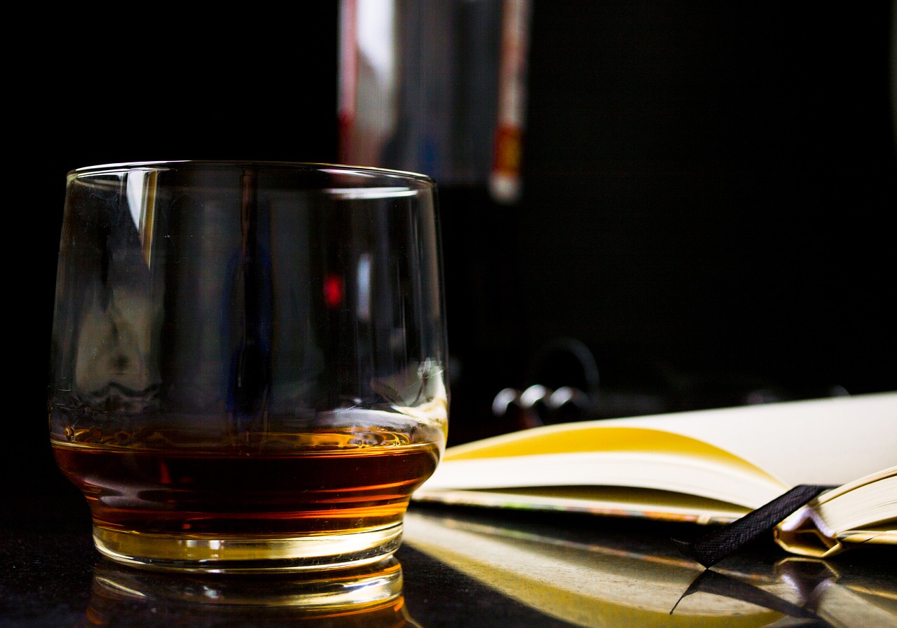 glass-2246039_1280